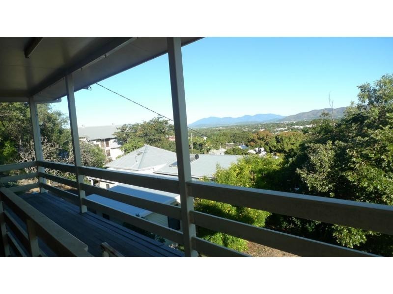 69 Francis Street, West End QLD 4810