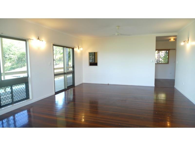 69 Francis Street, West End QLD 4810