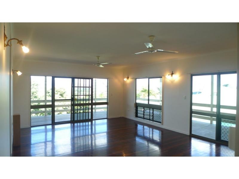 69 Francis Street, West End QLD 4810