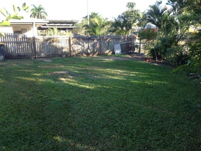 1/307 Pinnacle Drive, Rasmussen QLD 4815