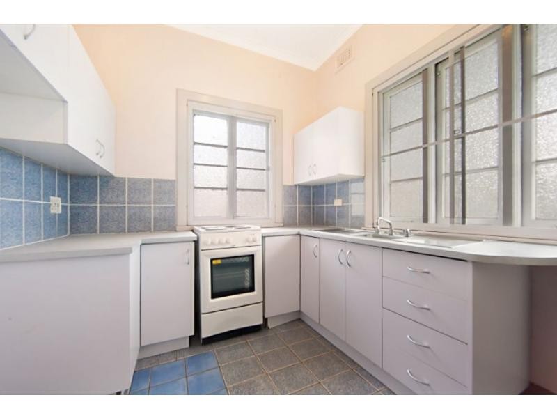 37 Ackers Street, Hermit Park QLD 4812