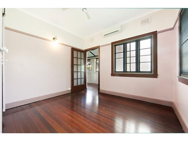 37 Ackers Street, Hermit Park QLD 4812