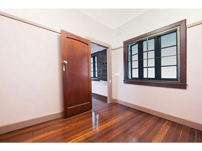 37 Ackers Street, Hermit Park QLD 4812