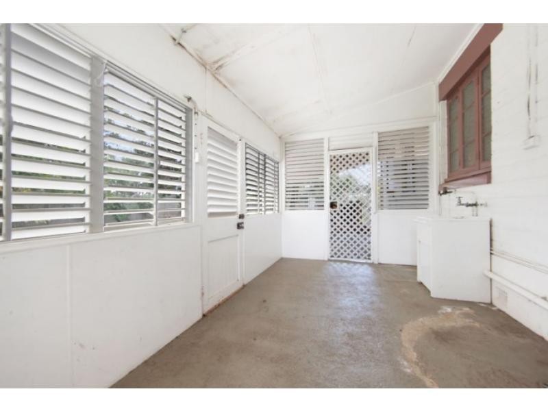 37 Ackers Street, Hermit Park QLD 4812