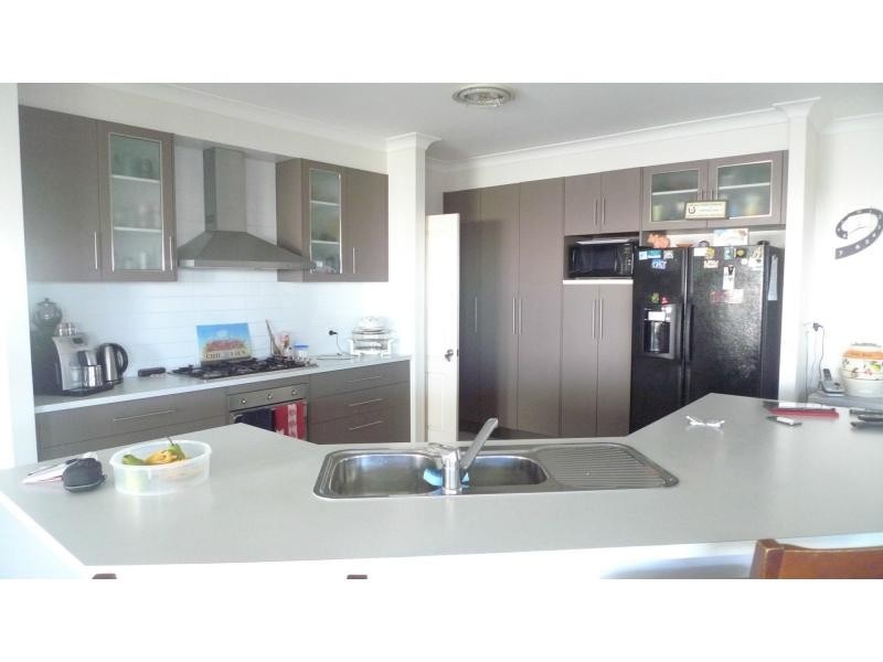 16 Helvellyn Street, Bushland Beach QLD 4818