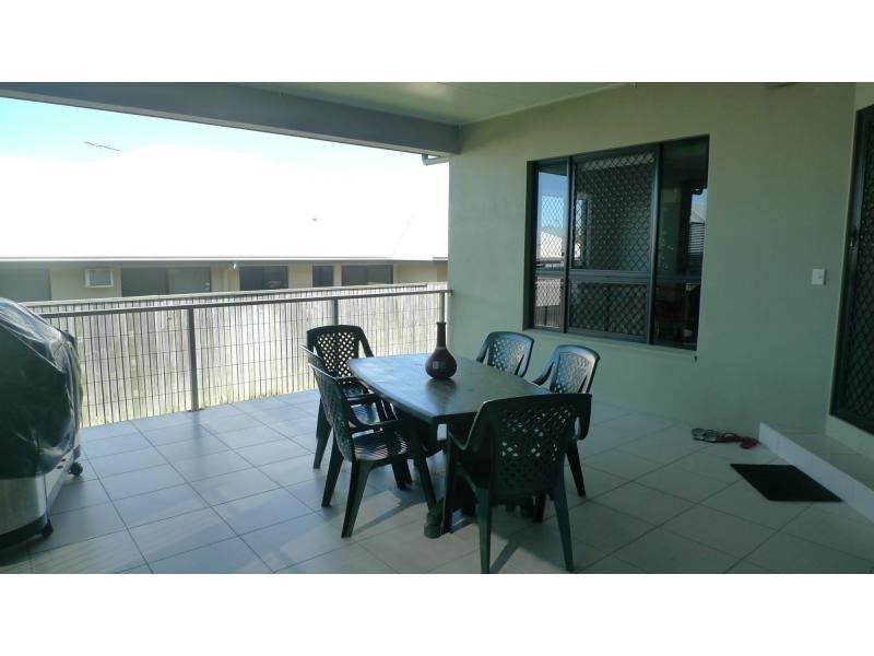 16 Helvellyn Street, Bushland Beach QLD 4818