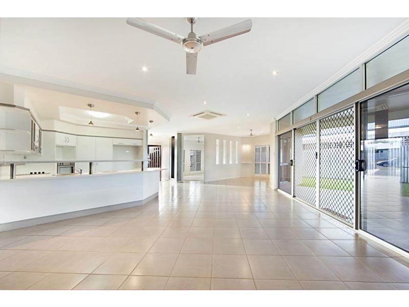 15 Whitewood Close, Greenview, Mount Louisa QLD 4814