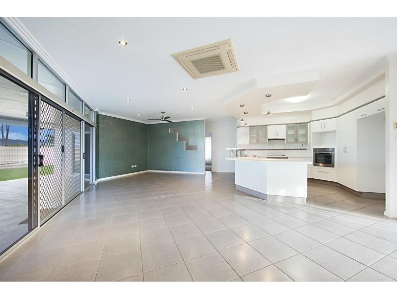 15 Whitewood Close, Greenview, Mount Louisa QLD 4814