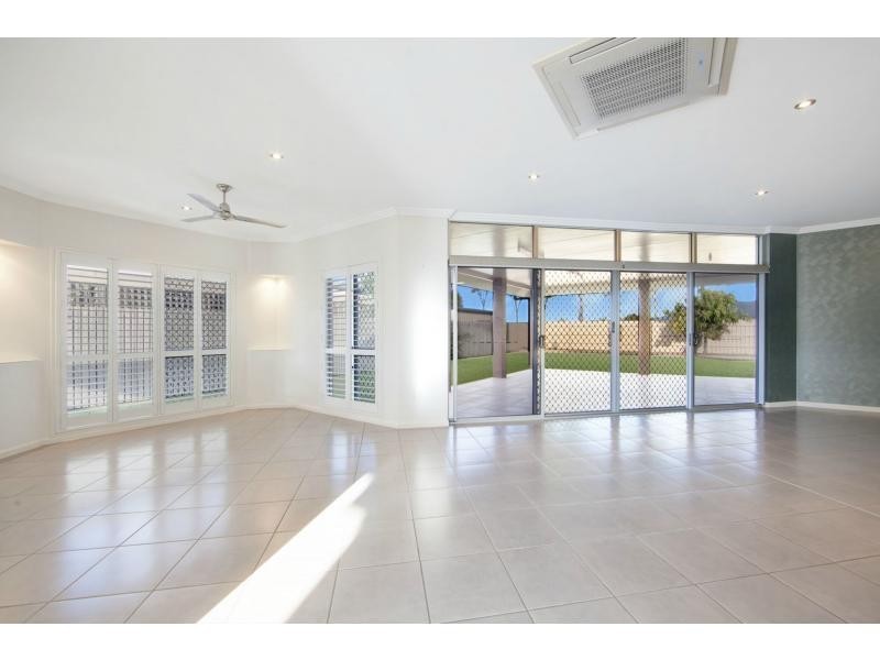 15 Whitewood Close, Greenview, Mount Louisa QLD 4814