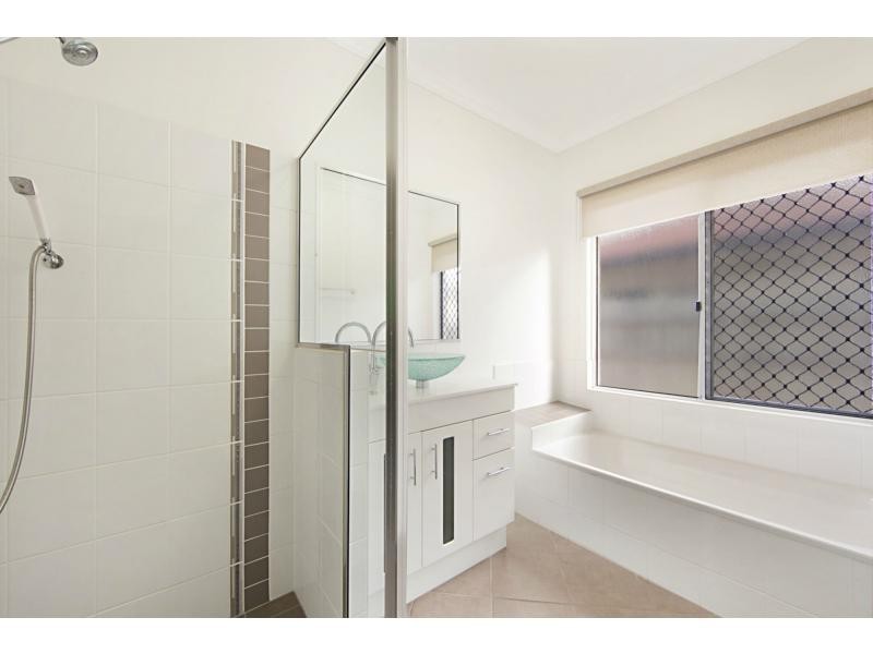 15 Whitewood Close, Greenview, Mount Louisa QLD 4814