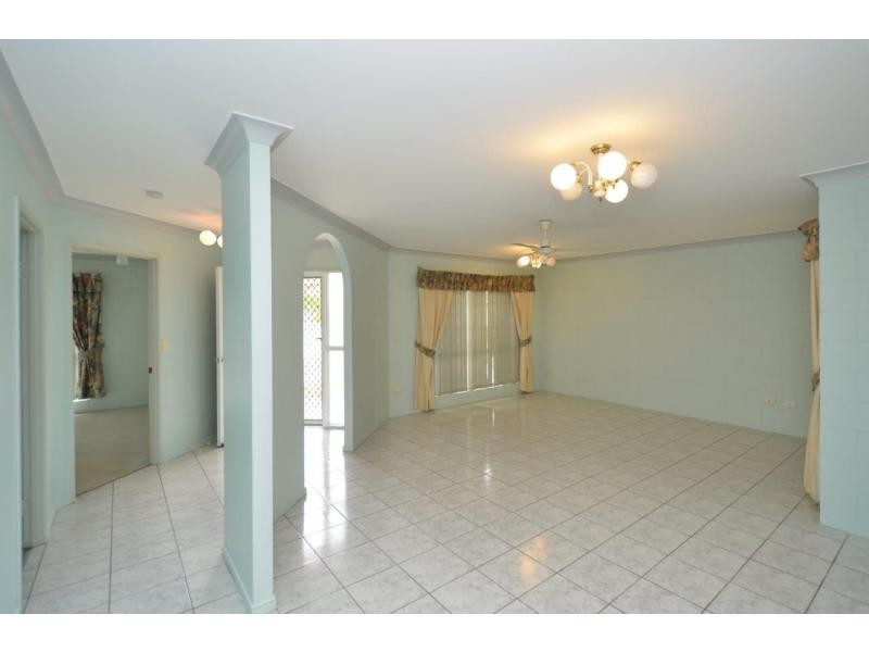 212 Upper Miles Avenue, Kelso QLD 4815