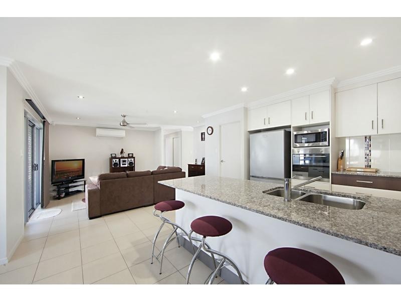 10 Dillon Street, Mount Louisa QLD 4814