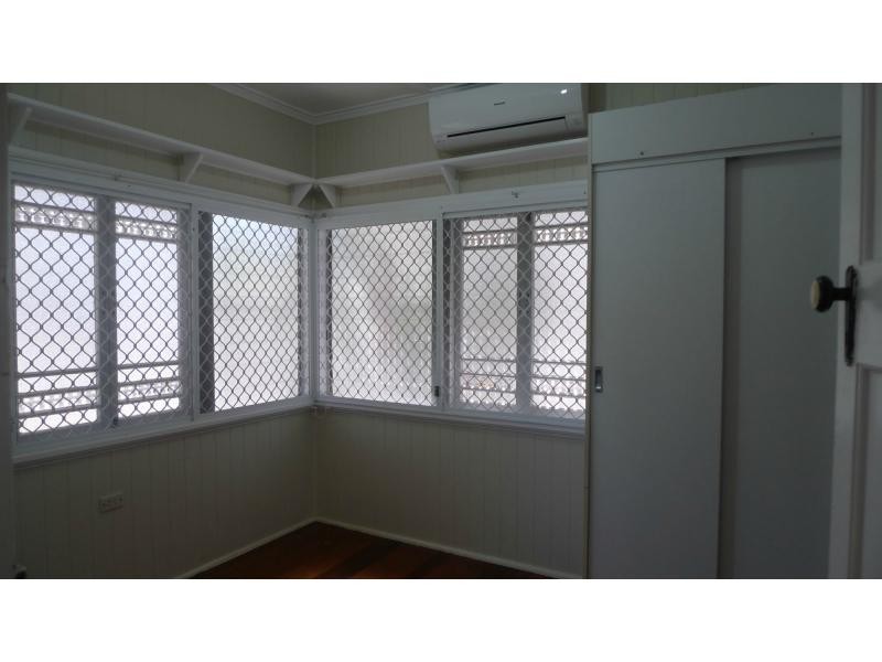 43 Henry Street, West End QLD 4810