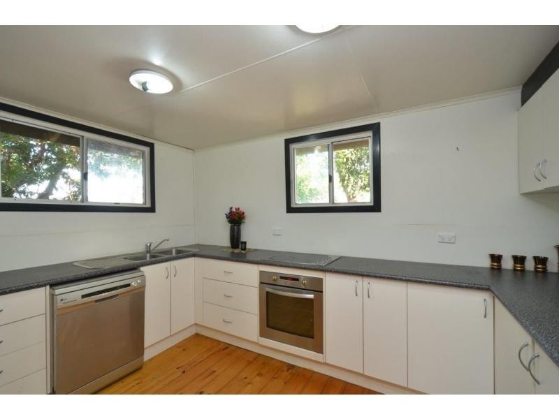 11 Clarendon Street, Hyde Park QLD 4812