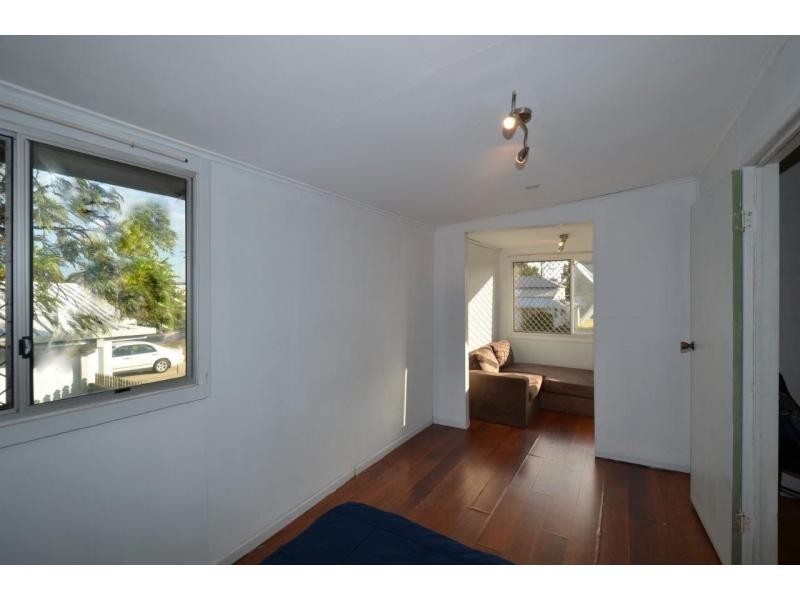 11 Clarendon Street, Hyde Park QLD 4812