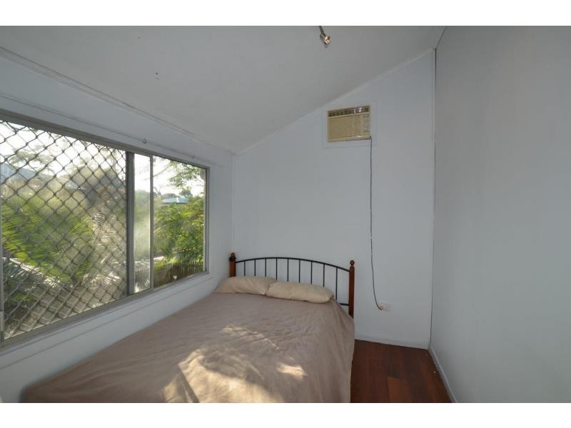 11 Clarendon Street, Hyde Park QLD 4812