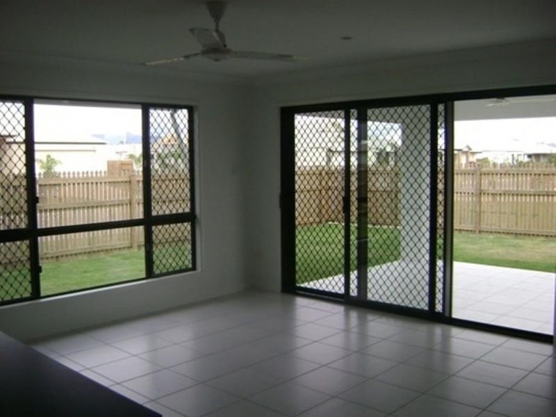 3 Laurie Motti Parade, Kirwan QLD 4817