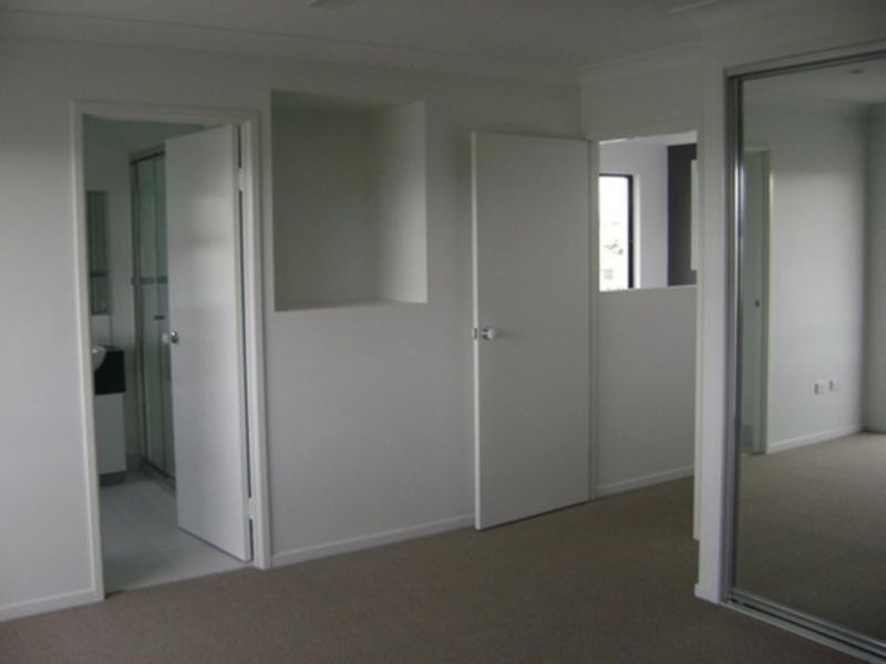 3 Laurie Motti Parade, Kirwan QLD 4817