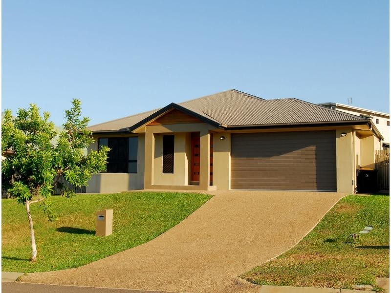 11 Hempel Street, Bushland Beach QLD 4818