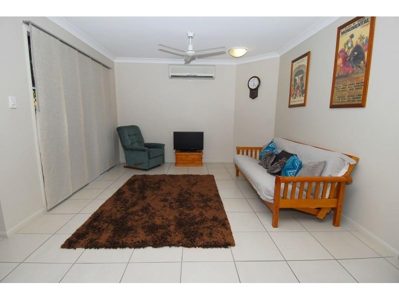 11 Hempel Street, Bushland Beach QLD 4818