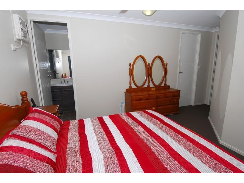 11 Hempel Street, Bushland Beach QLD 4818