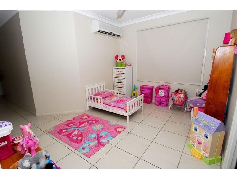 11 Hempel Street, Bushland Beach QLD 4818