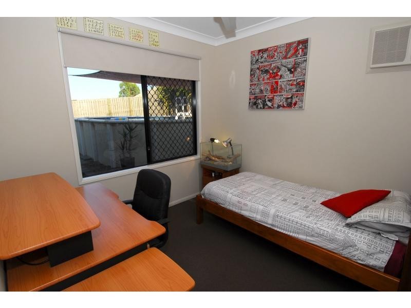 11 Hempel Street, Bushland Beach QLD 4818