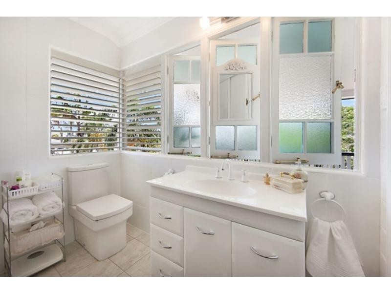 3 Echlin Street, West End QLD 4810