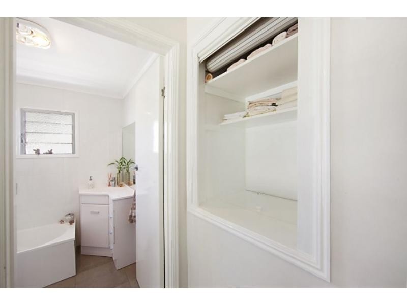 3 Echlin Street, West End QLD 4810