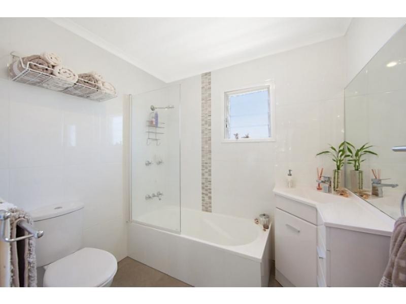 3 Echlin Street, West End QLD 4810