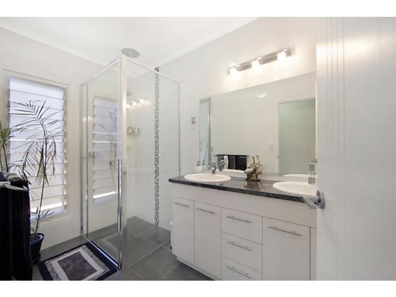 3 Echlin Street, West End QLD 4810