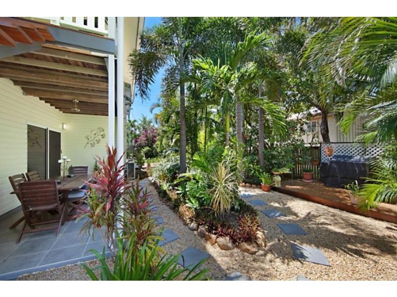 3 Echlin Street, West End QLD 4810