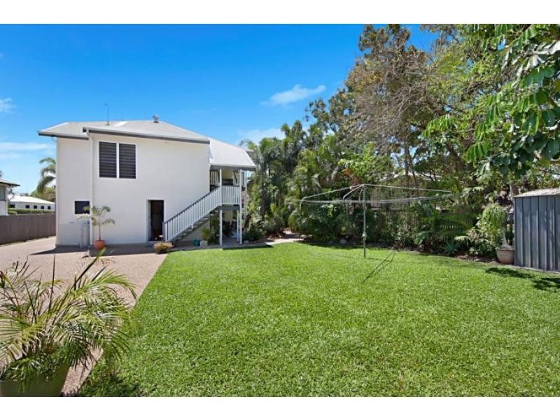 3 Echlin Street, West End QLD 4810