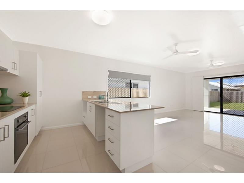 11 Dahlia Street, Burdell QLD 4818