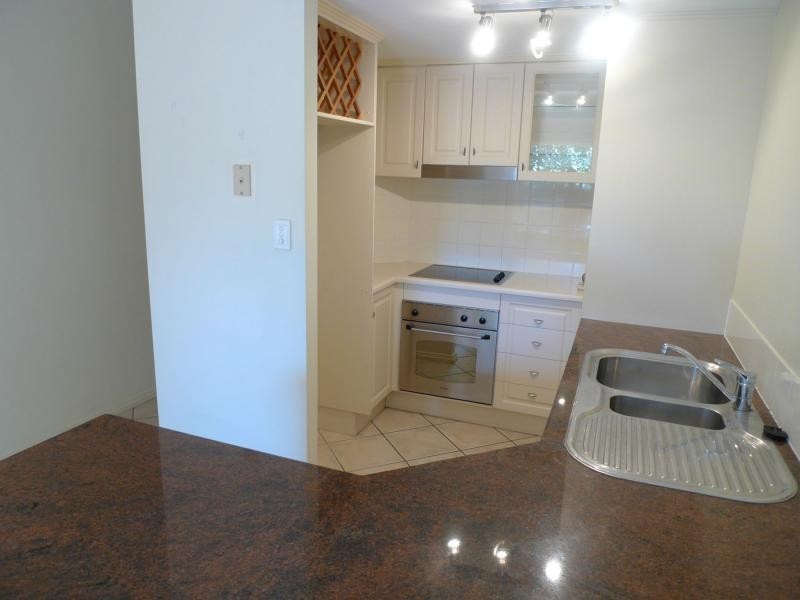 12/18 The Strand, North Ward QLD 4810