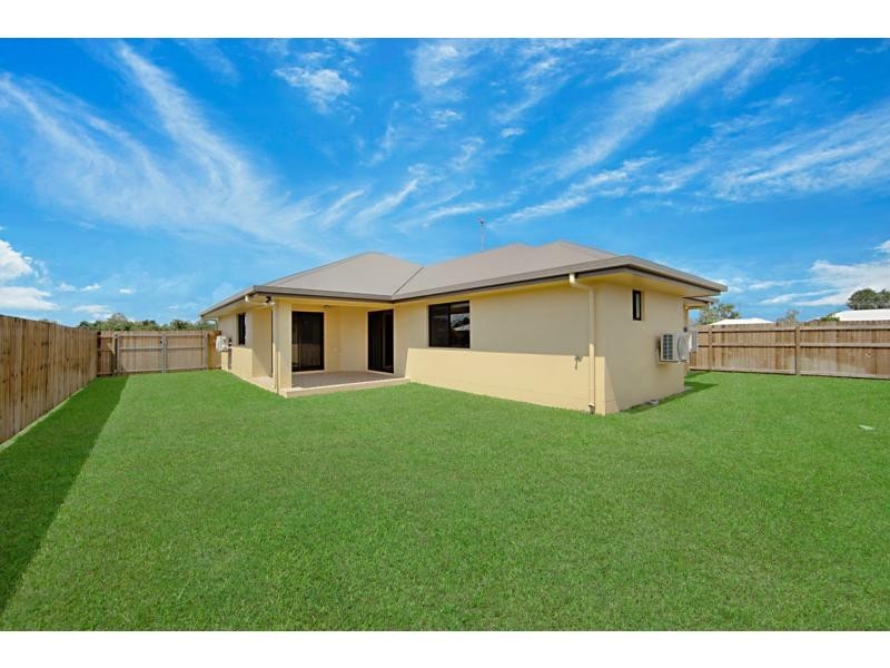 11 Wakeboard Circuit, Kelso QLD 4815