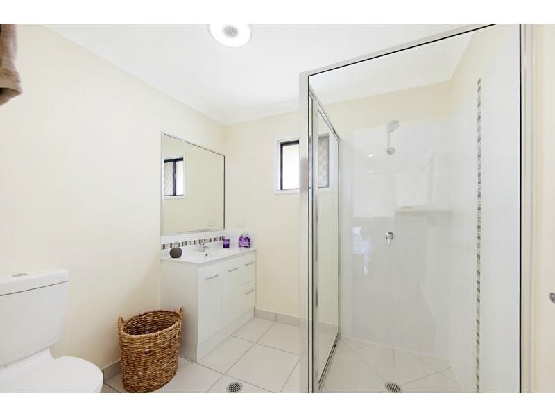 11 Wakeboard Circuit, Kelso QLD 4815