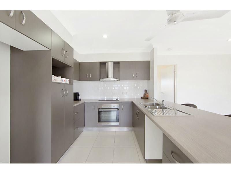 11 Wakeboard Circuit, Kelso QLD 4815