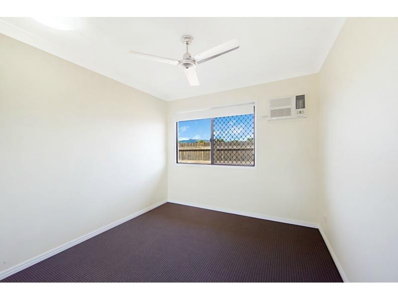 11 Wakeboard Circuit, Kelso QLD 4815