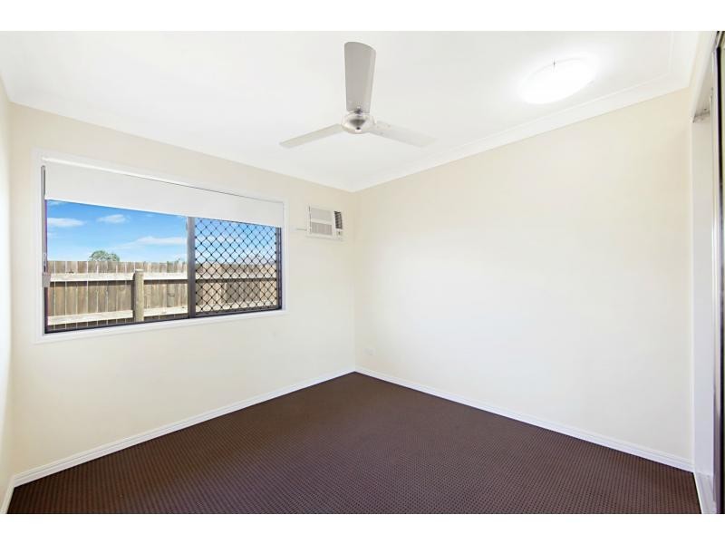 11 Wakeboard Circuit, Kelso QLD 4815