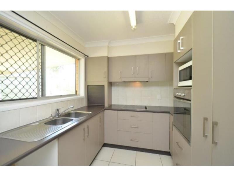 4 Marlynda Avenue, Cranbrook QLD 4814