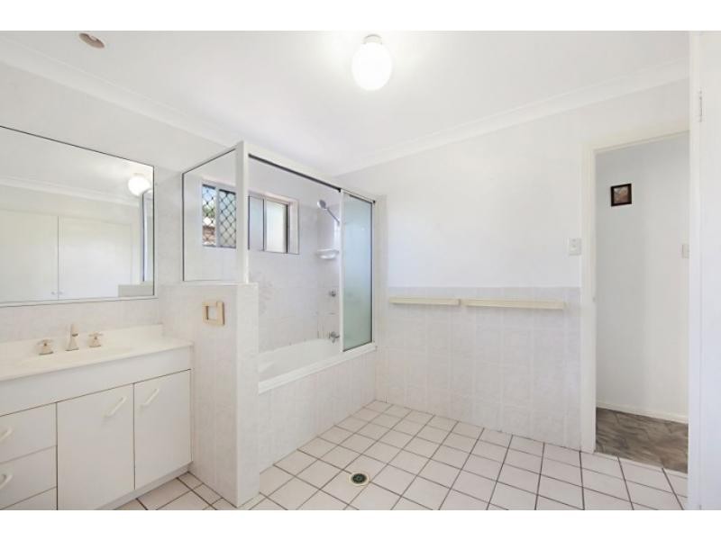 28 Leila Avenue, Rasmussen QLD 4815