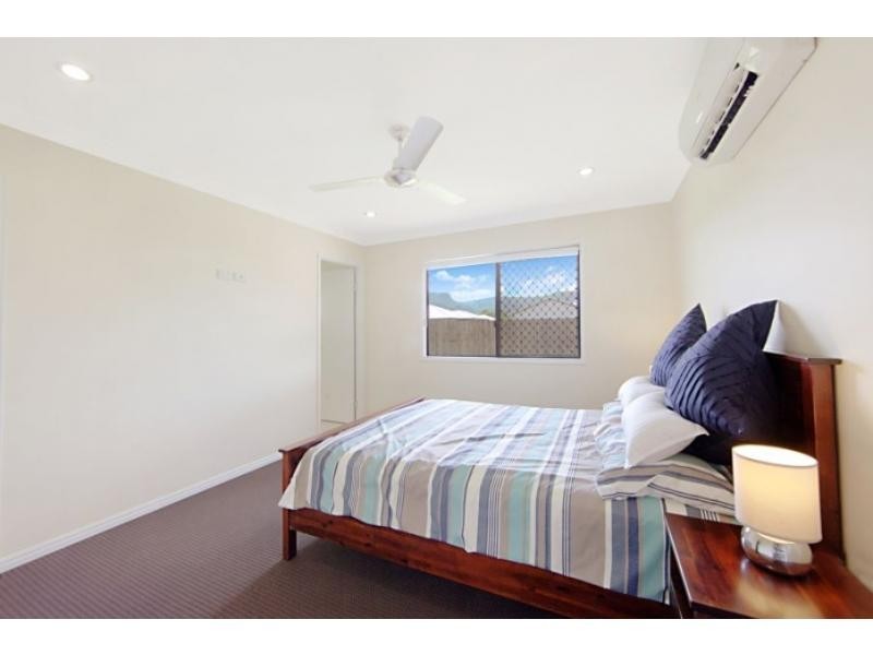 28 Clarendon Street, Hyde Park QLD 4812