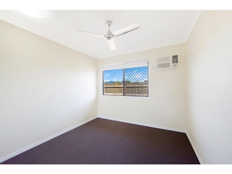 28 Clarendon Street, Hyde Park QLD 4812