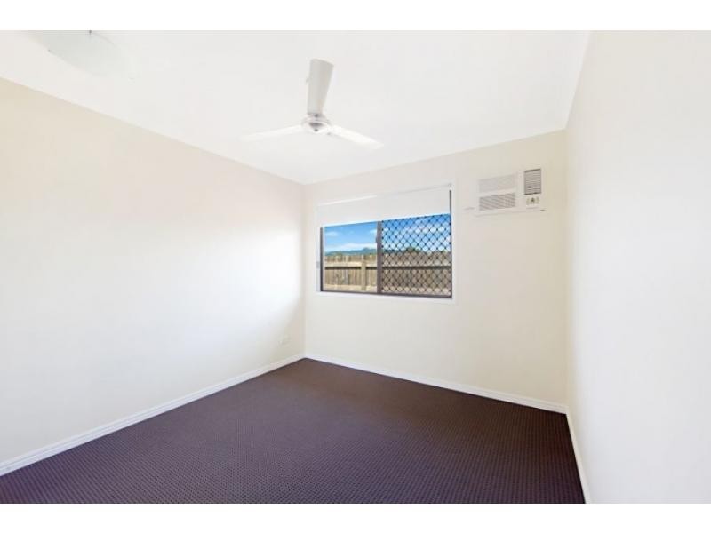 28 Clarendon Street, Hyde Park QLD 4812