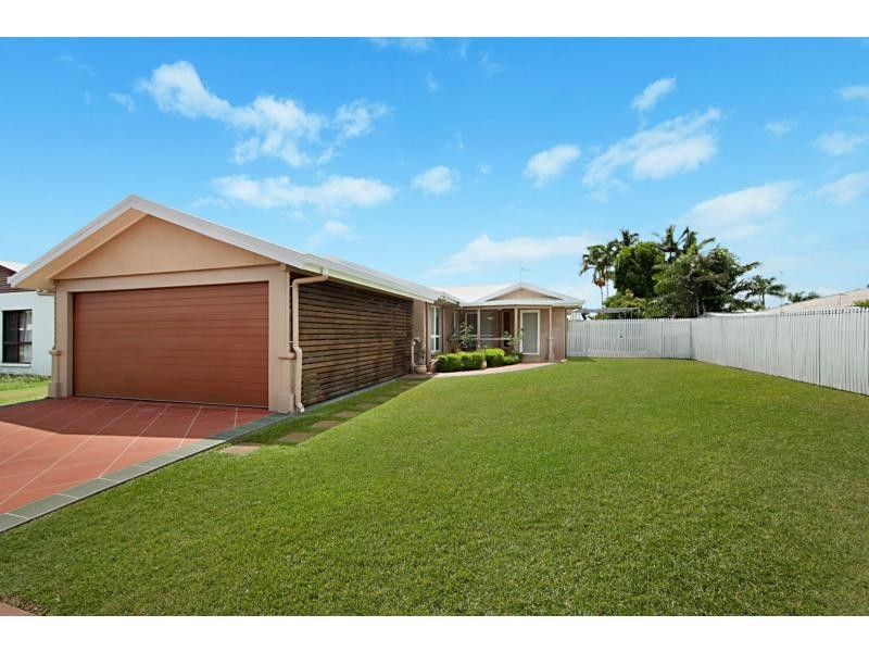 2 Dalkeith Crescent, Mount Louisa QLD 4814