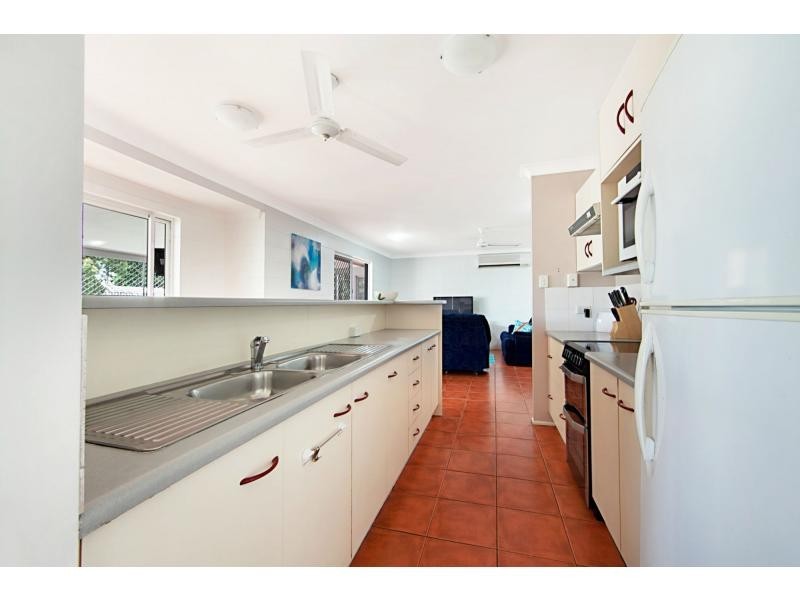 2 Dalkeith Crescent, Mount Louisa QLD 4814