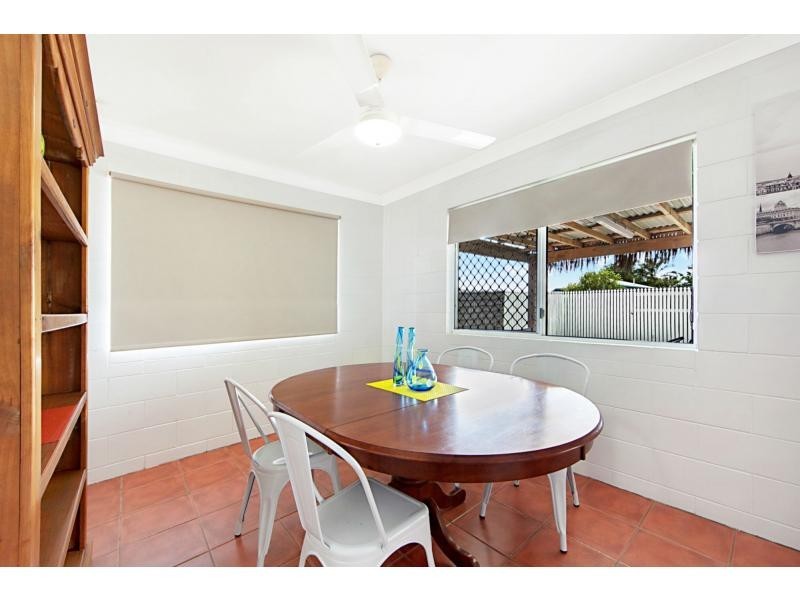 2 Dalkeith Crescent, Mount Louisa QLD 4814