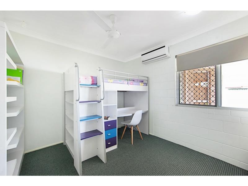 2 Dalkeith Crescent, Mount Louisa QLD 4814