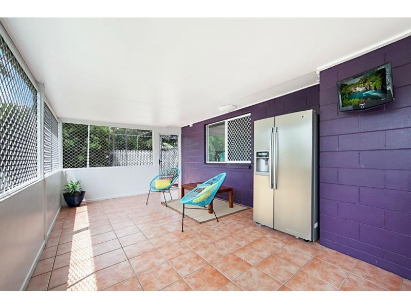 2 Dalkeith Crescent, Mount Louisa QLD 4814